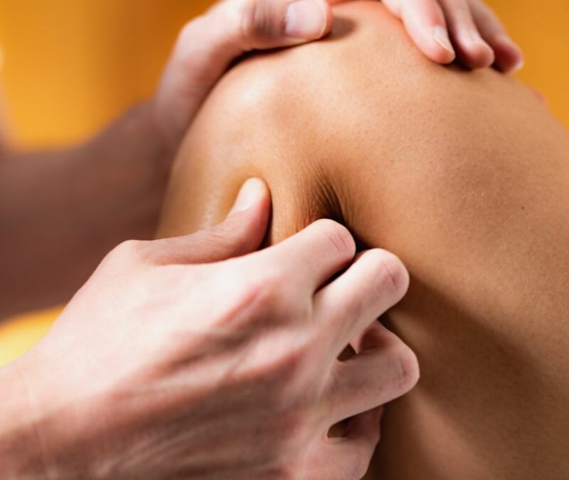La technique du palper-rouler des genoux