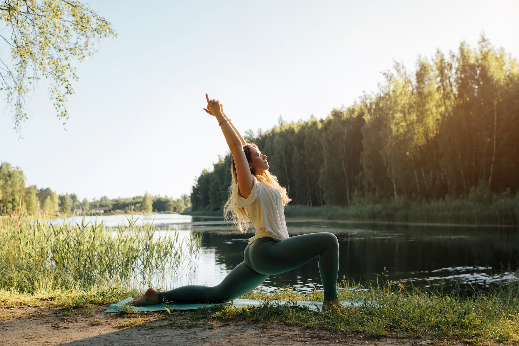Le yoga en plein air pour retrouver un équilibre de vie